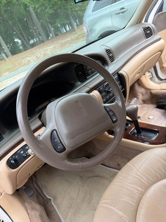1997 Lincoln Continental 9th Gen - Image 7 of 14