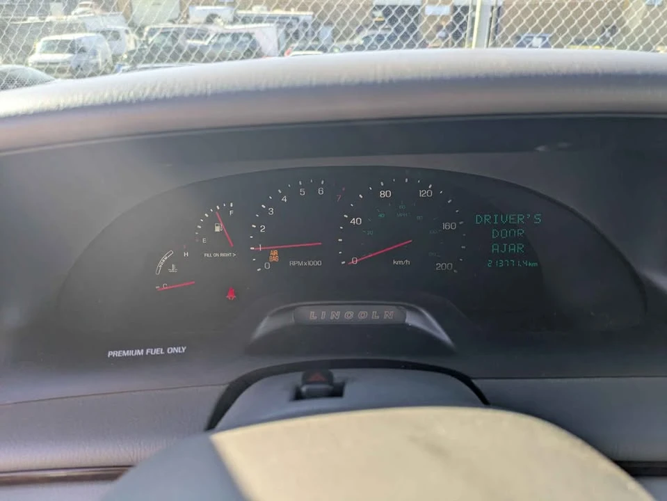 1997 Lincoln Continental 9th Gen - Image 7 of 9