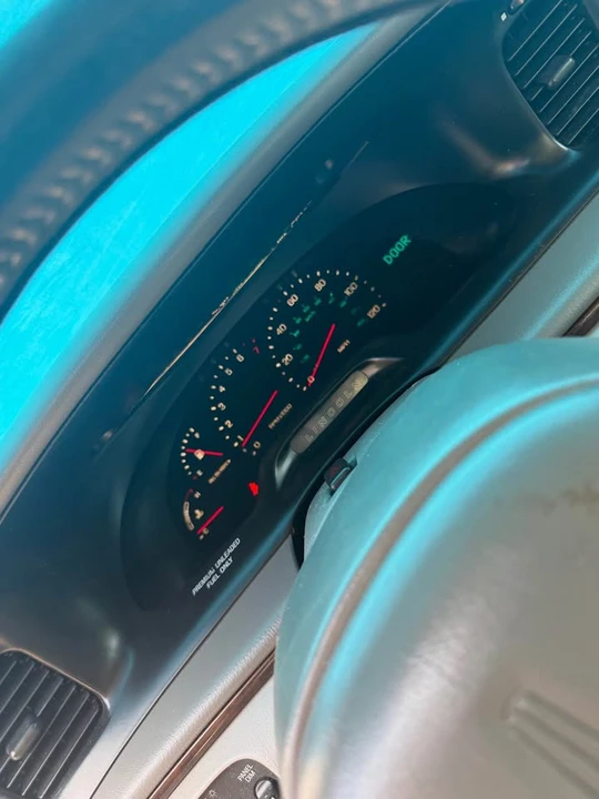 1997 Lincoln Continental 9th Gen - Image 6 of 9