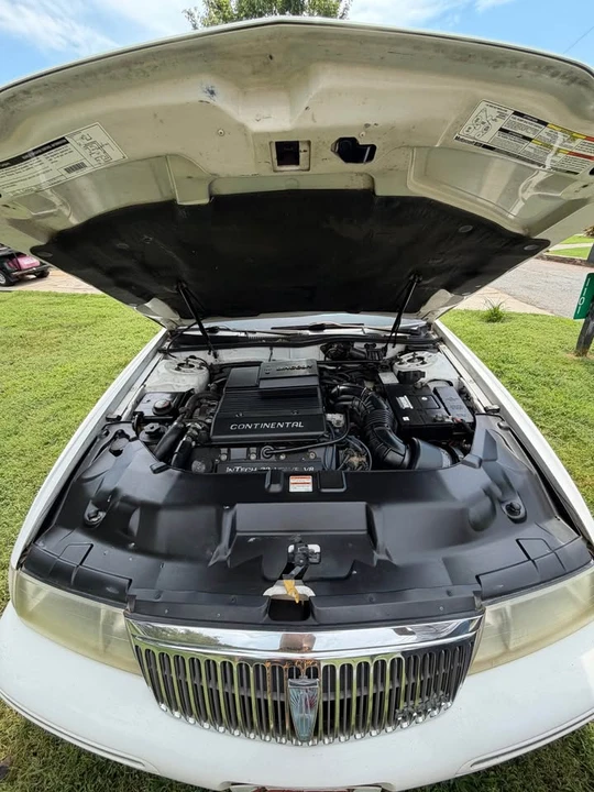 1997 Lincoln Continental 9th Gen - Image 9 of 9