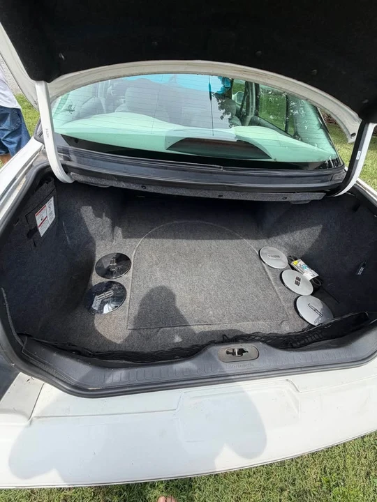 1997 Lincoln Continental 9th Gen - Image 8 of 9