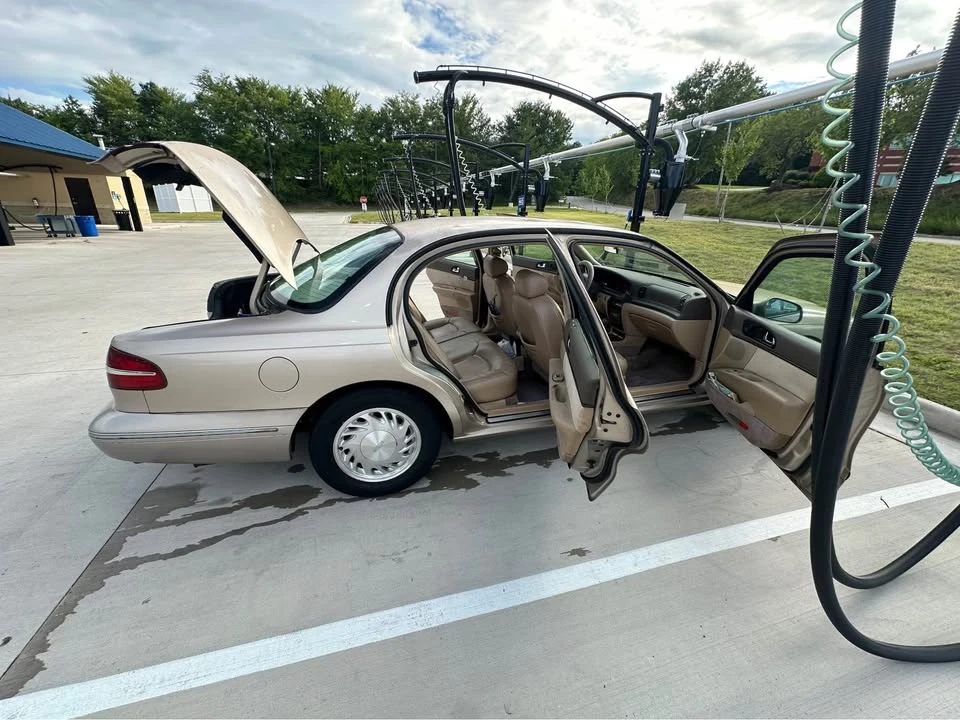 1997 Lincoln Continental 9th Gen - Image 5 of 5