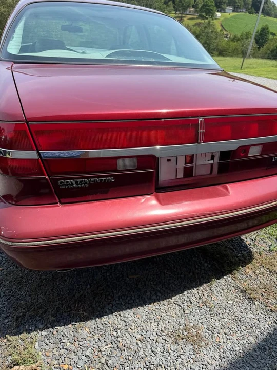 1997 Lincoln Continental 9th Gen - Image 2 of 16