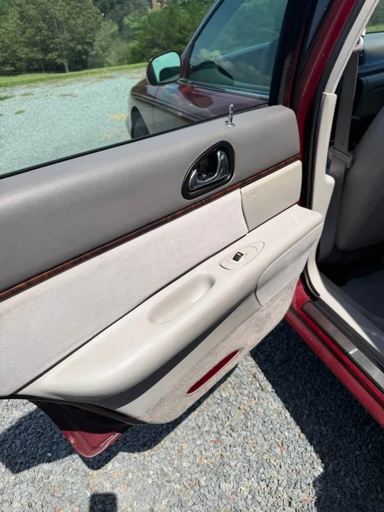1997 Lincoln Continental 9th Gen - Image 15 of 16