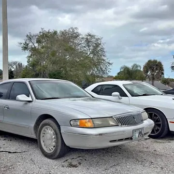 1997 Lincoln Continental Select Sedan 4D