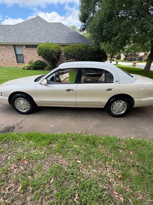 1997 Lincoln Continental 9th Gen - Image 7 of 10
