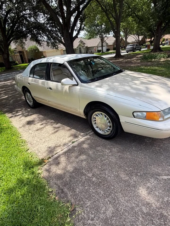 1997 Lincoln Continental 9th Gen - Image 8 of 10