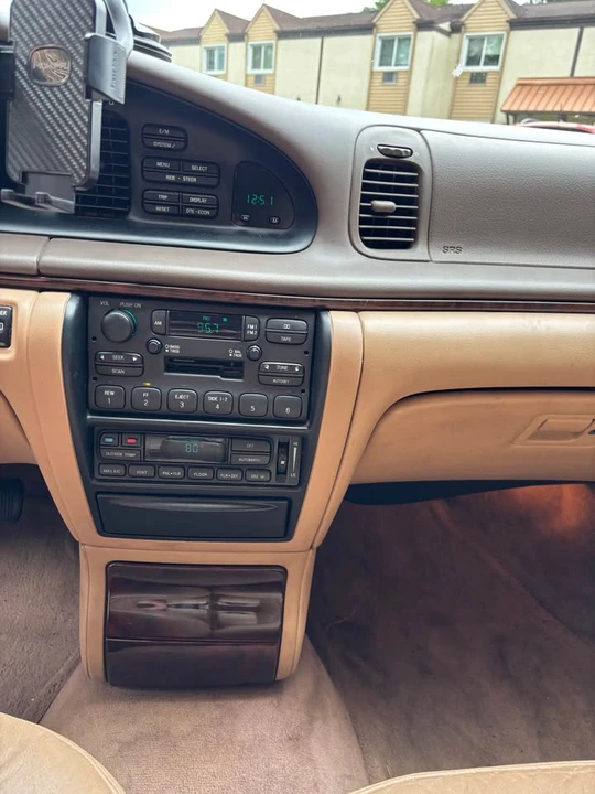 1997 Lincoln Continental 9th Gen - Image 10 of 12