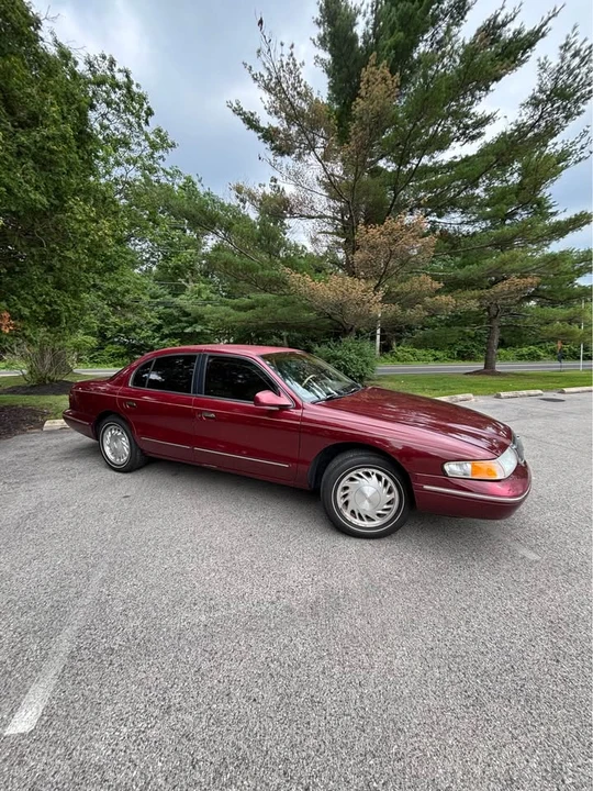 1997 Lincoln Continental 9th Gen - Image 2 of 12