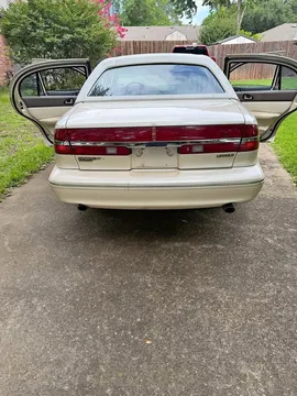 1997 Lincoln Continental Signature Sedan 4D