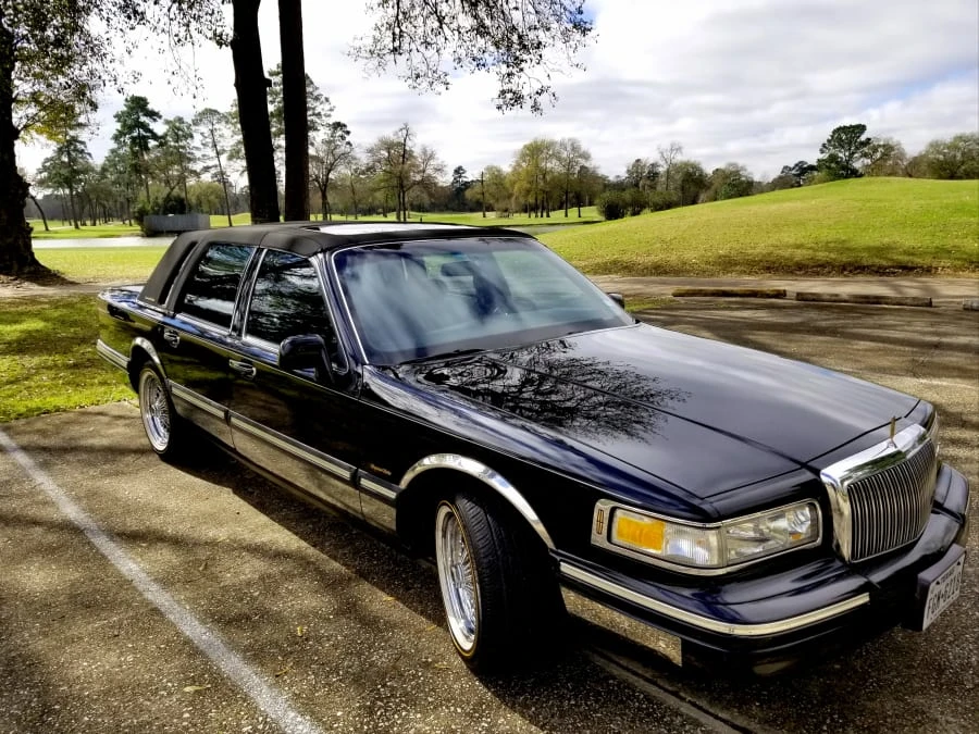1997 Lincoln Continental 9th Gen - Image 8 of 8