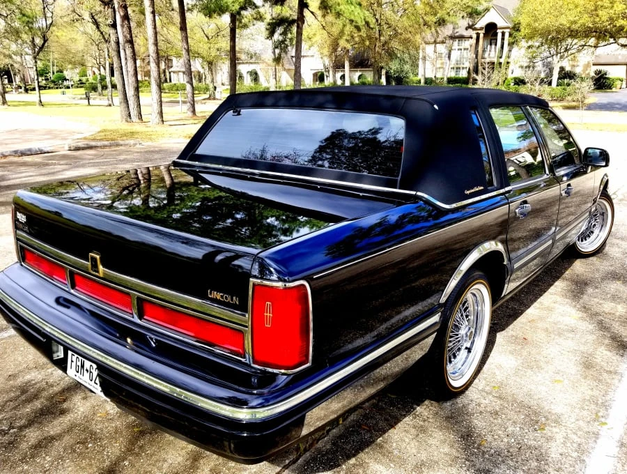 1997 Lincoln Continental 9th Gen - Image 2 of 8