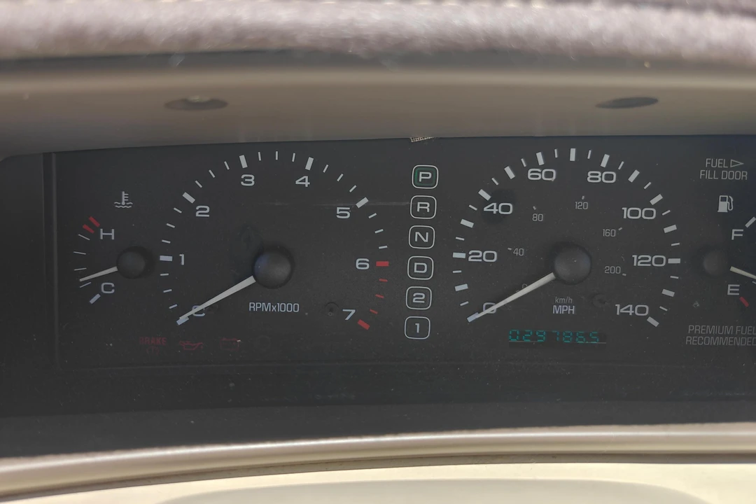 1997 Lincoln Continental Mark VIII - Image 27 of 31