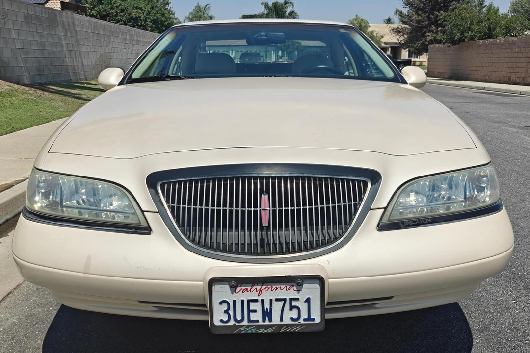1997 Lincoln Continental Mark VIII - Image 2 of 31