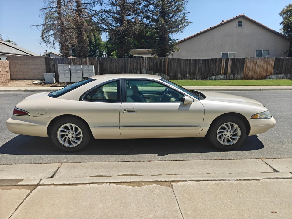 1997 Lincoln Continental Mark VIII - Image 10 of 31