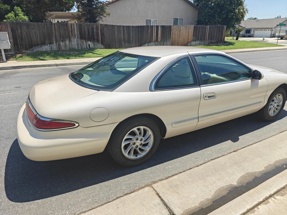 1997 Lincoln Continental Mark VIII - Image 9 of 31