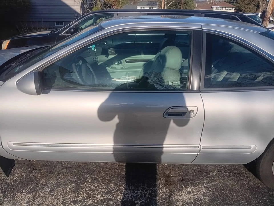 1997 Lincoln Continental Mark VIII - Image 10 of 11