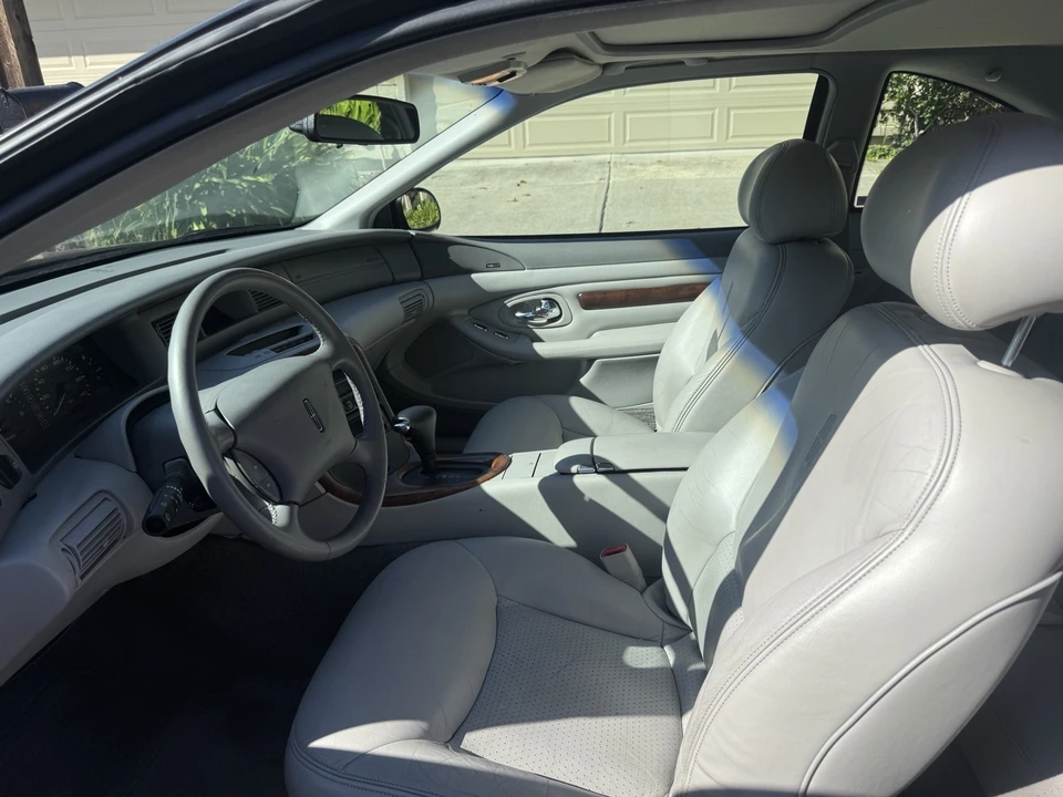 1997 Lincoln Continental Mark VIII - Image 10 of 16