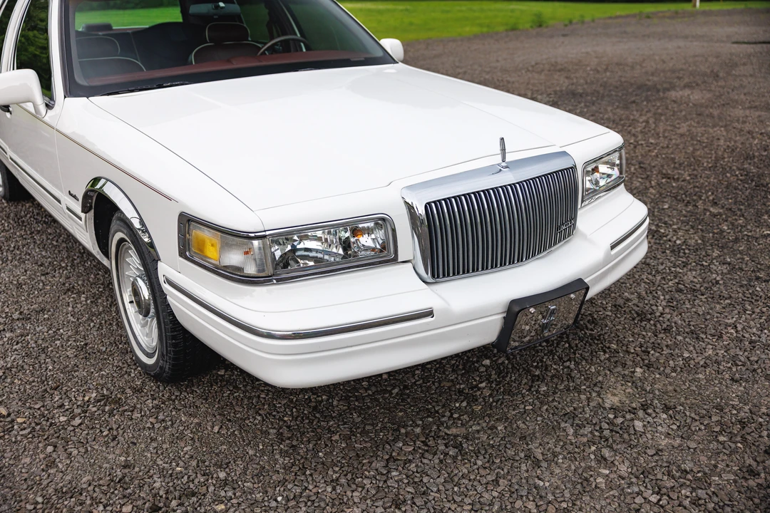 1997 Lincoln Town Car - Image 19 of 31