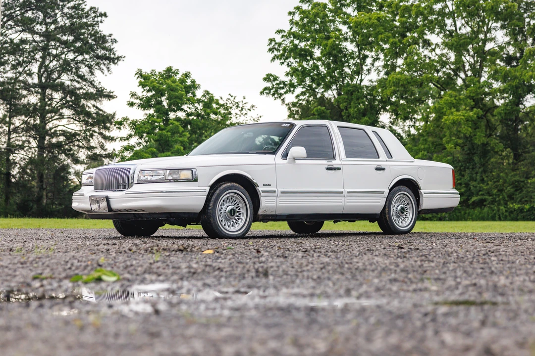 1997 Lincoln Town Car - Image 5 of 31