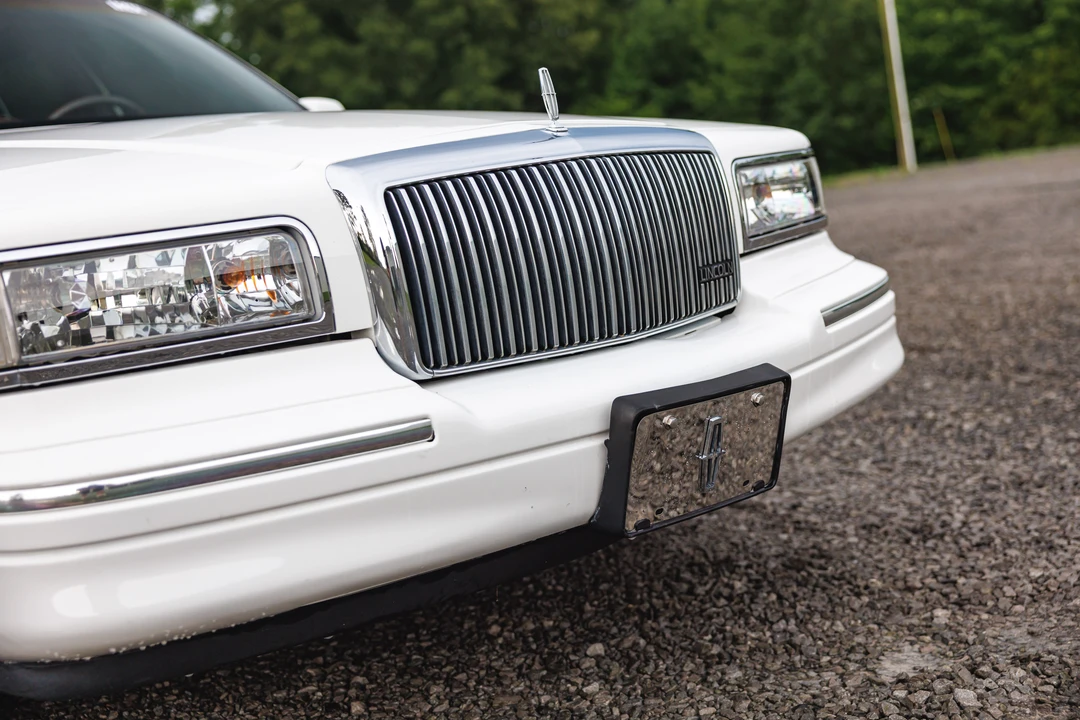 1997 Lincoln Town Car - Image 22 of 31