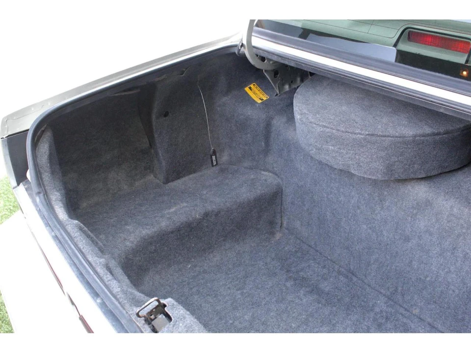 1997 Lincoln Town Car - Image 10 of 31