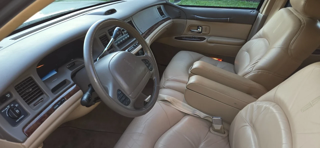 1997 Lincoln Town Car - Image 20 of 21