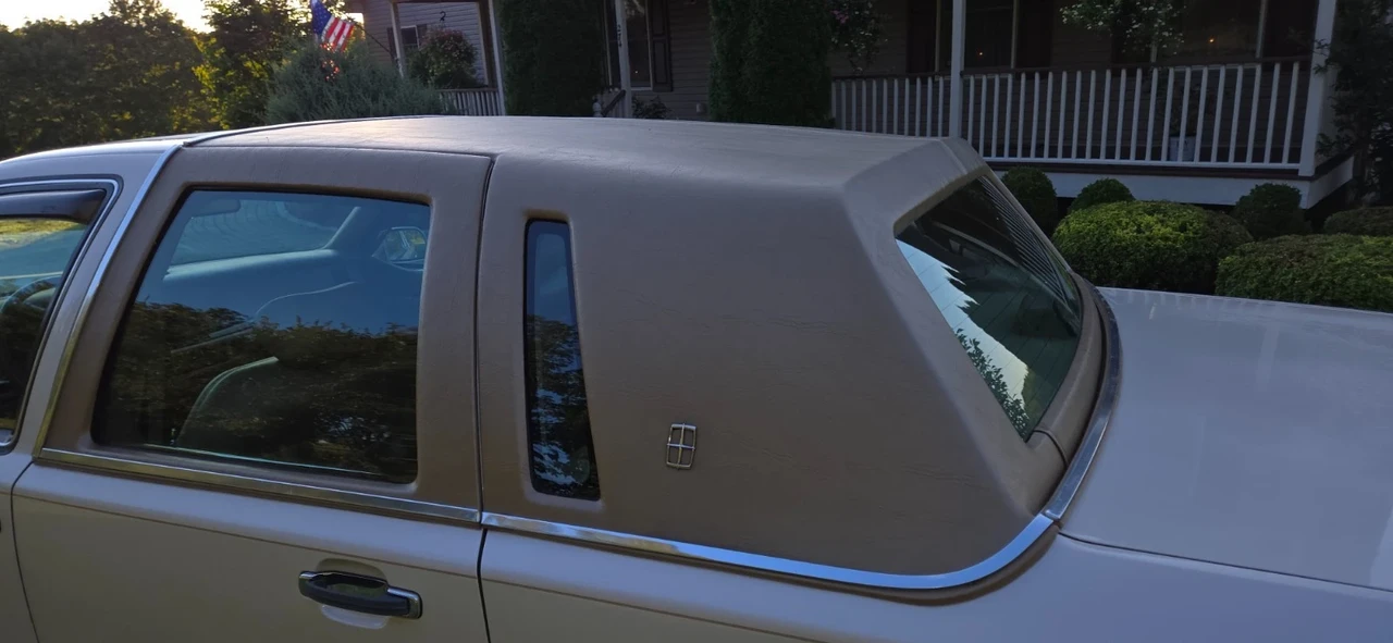1997 Lincoln Town Car - Image 17 of 21