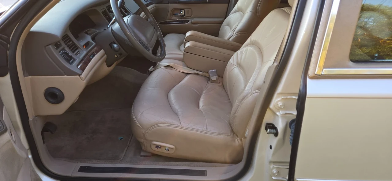 1997 Lincoln Town Car - Image 21 of 21