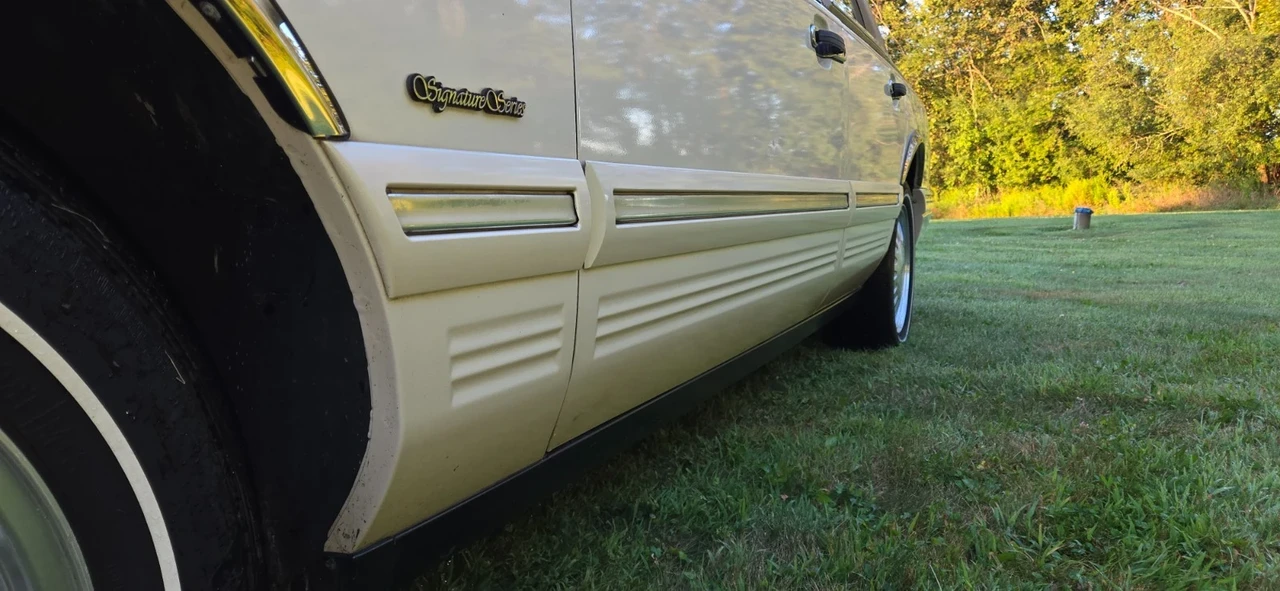 1997 Lincoln Town Car - Image 10 of 21