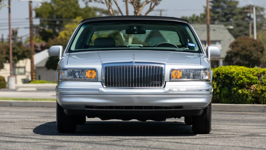 1997 Lincoln Town Car - Image 14 of 28