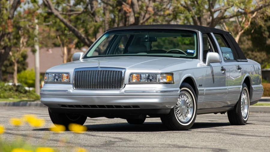 1997 Lincoln Town Car - Image 20 of 28