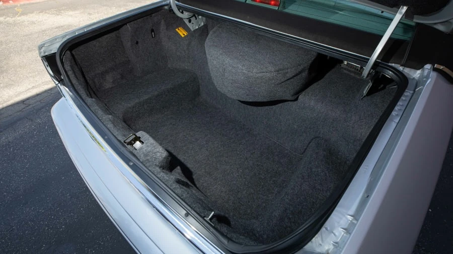 1997 Lincoln Town Car - Image 24 of 28