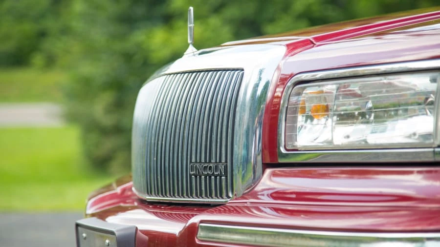 1997 Lincoln Town Car - Image 11 of 12