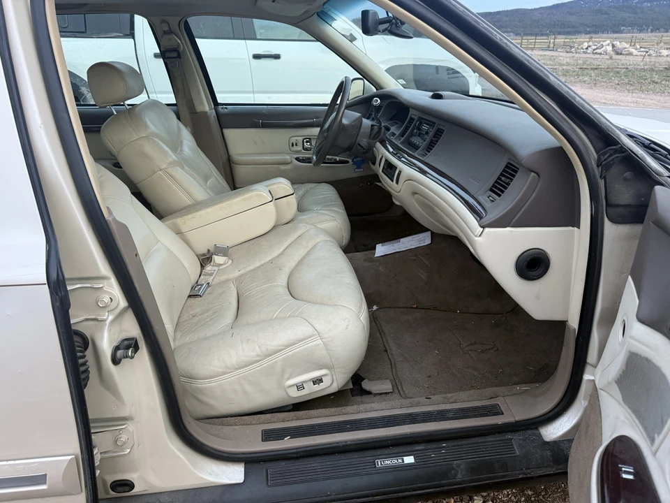 1997 Lincoln Town Car - Image 8 of 9