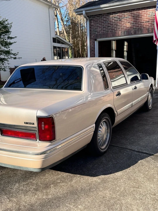 1997 Lincoln Town Car - Image 6 of 21