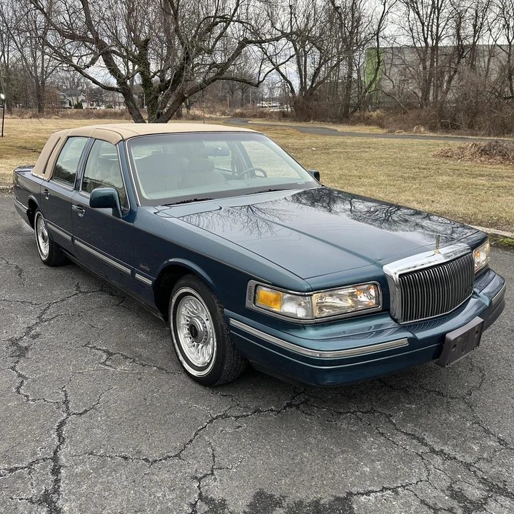 1997 Lincoln Town Car - Image 13 of 21