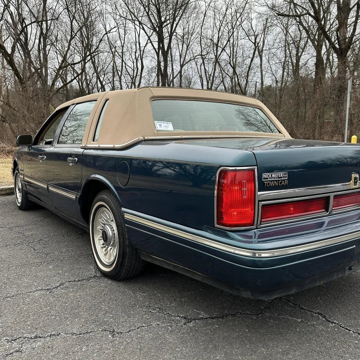 1997 Lincoln Town Car - Image 6 of 21