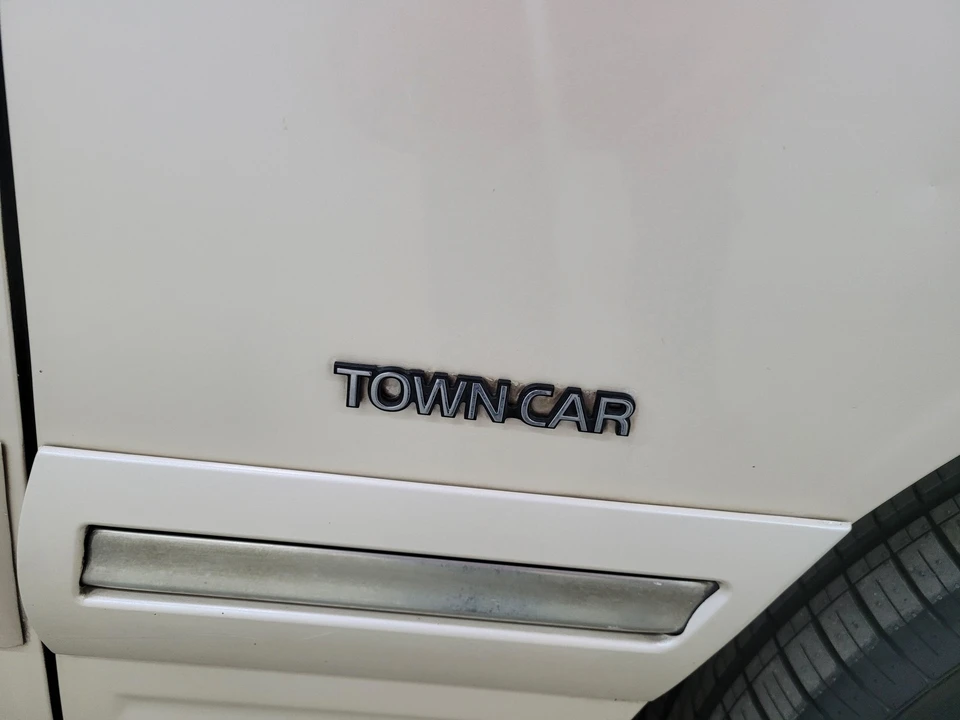 1997 Lincoln Town Car - Image 31 of 31