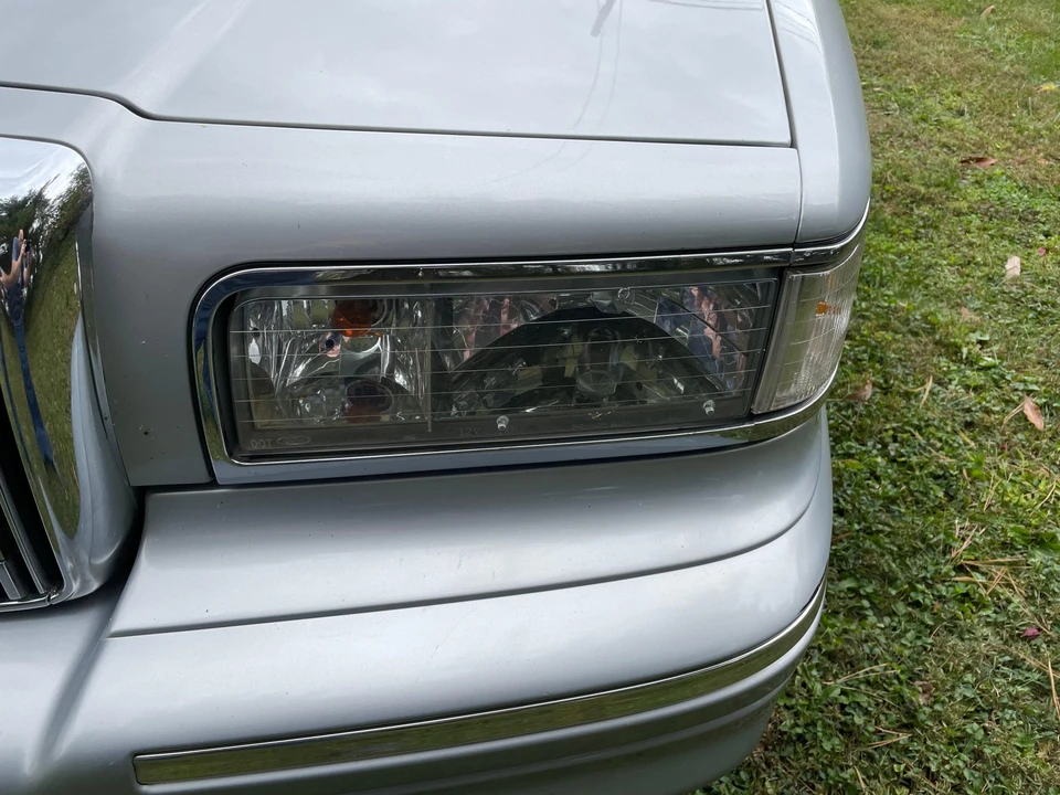1997 Lincoln Town Car - Image 21 of 31