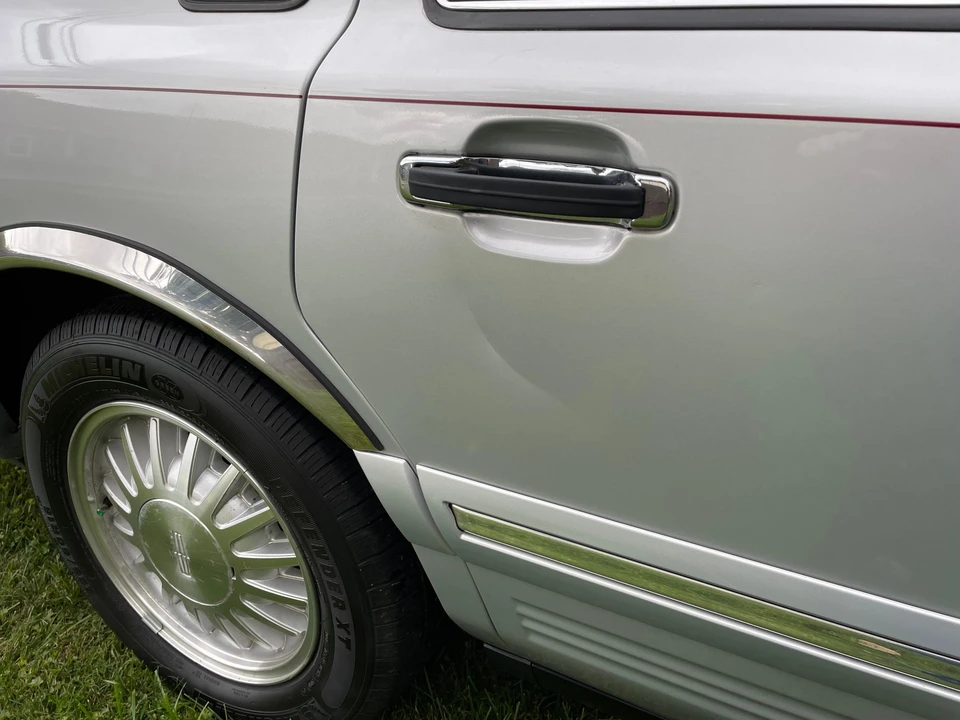 1997 Lincoln Town Car - Image 28 of 31