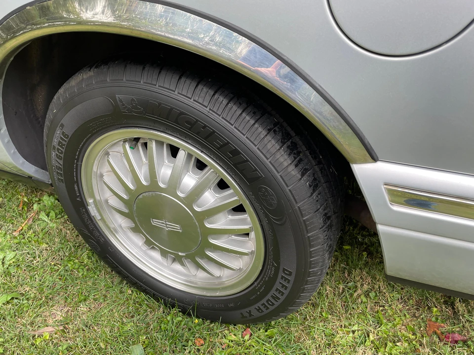 1997 Lincoln Town Car - Image 26 of 31