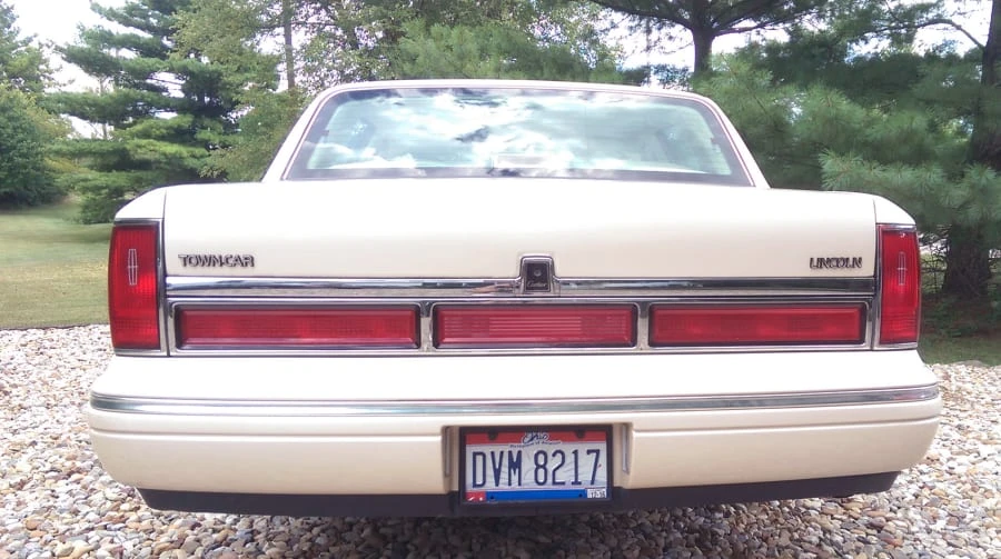 1997 Lincoln Town Car - Image 4 of 12