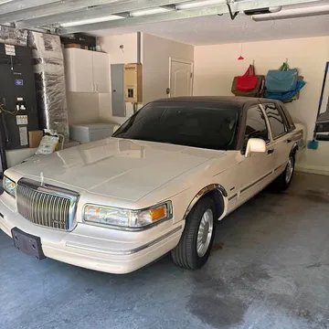 1997 Lincoln Town Car Cartier L Sedan 4D