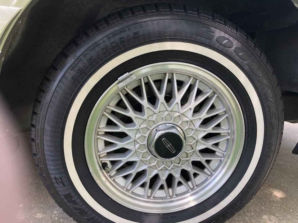 1997 Lincoln Town Car - Image 3 of 10