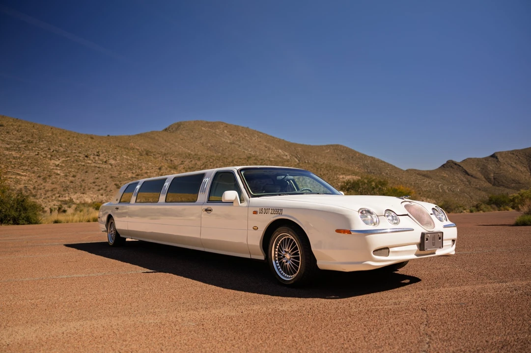 1997 Lincoln Town Car - Image 11 of 21