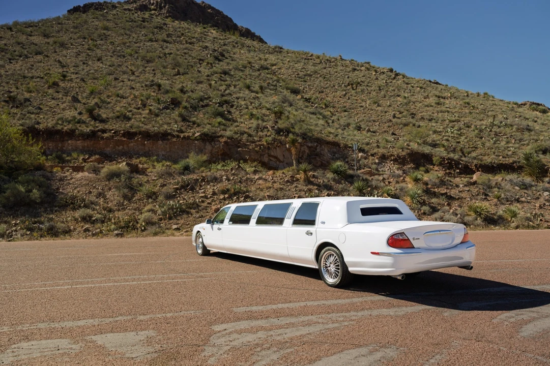 1997 Lincoln Town Car - Image 12 of 21