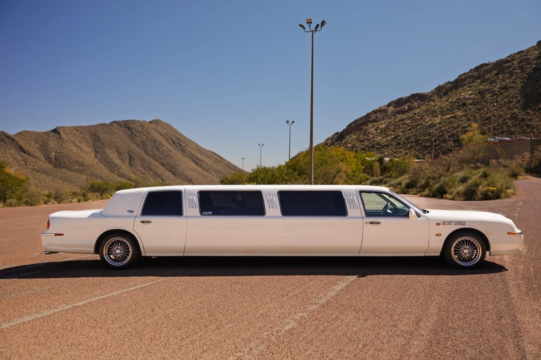 1997 Lincoln Town Car - Image 7 of 21