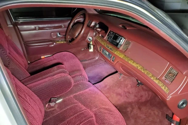 1997 Lincoln Town Car - Image 4 of 8