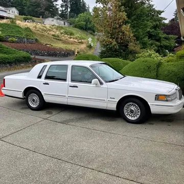 1997 Lincoln Town Car Executive L Sedan 4D